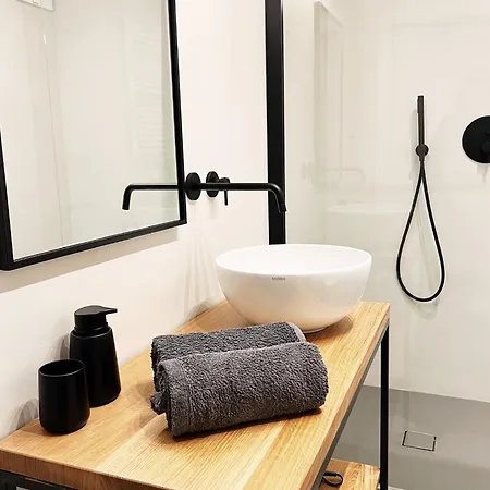 Late Checkout - 3 Zimmer, Sonnenterrasse, Garage Apartment *